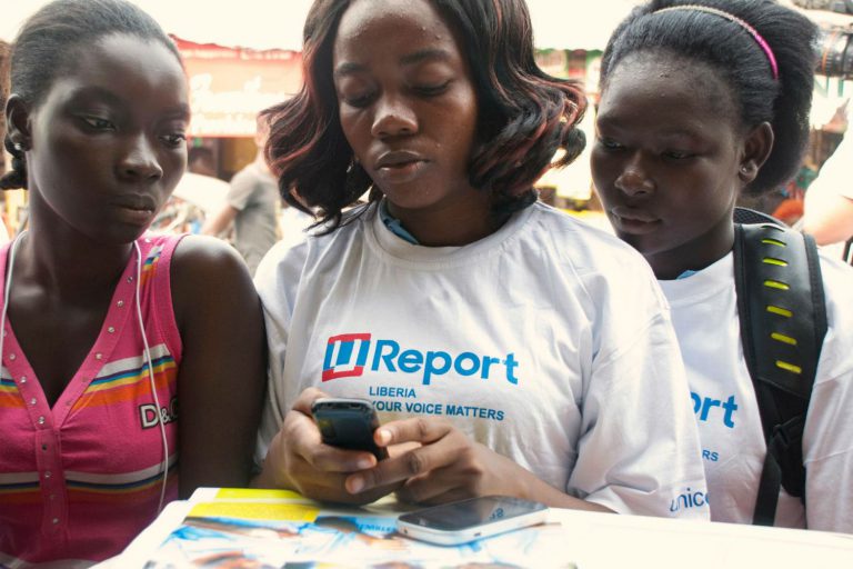 There are over 80,000 young people using U-Report in Liberia ©Unicef
