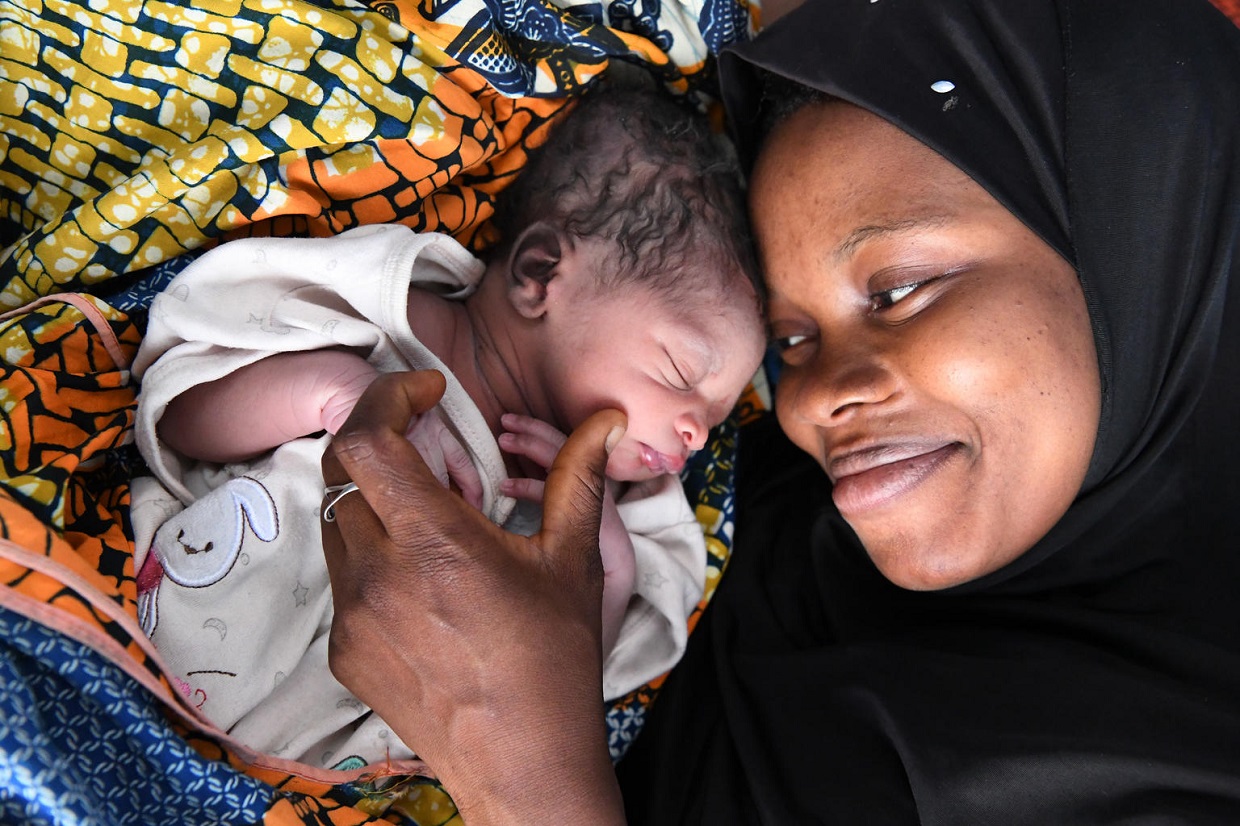 Mother and newborn child - Protect Generation Covid